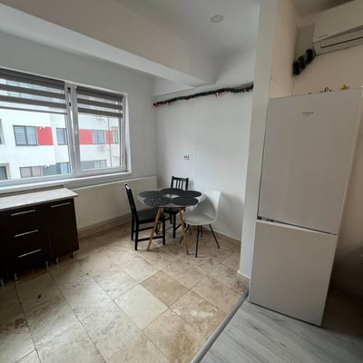 Vermietung eines gemütlichen Studio-Apartments mit separatem Zimmer und Balkon, Bukarest, Rumänien
